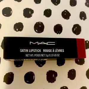 💋💄Nwt MAC satin lipstick